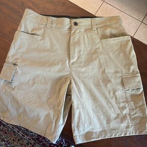Orvis men shorts L